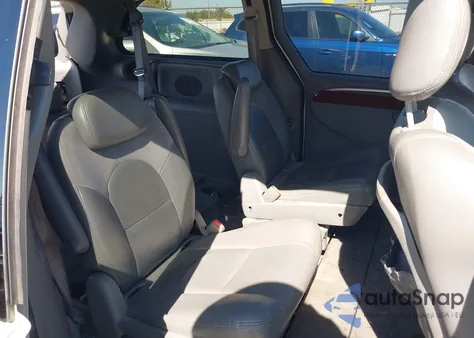 2005 Chrysler Town & Country Limited from USA, damaged, VIN 2C4GP64L05R213951